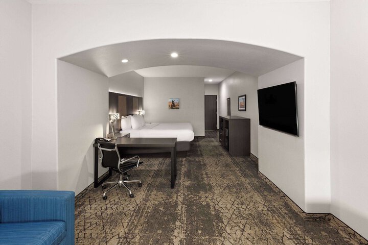 Room 18 of 31