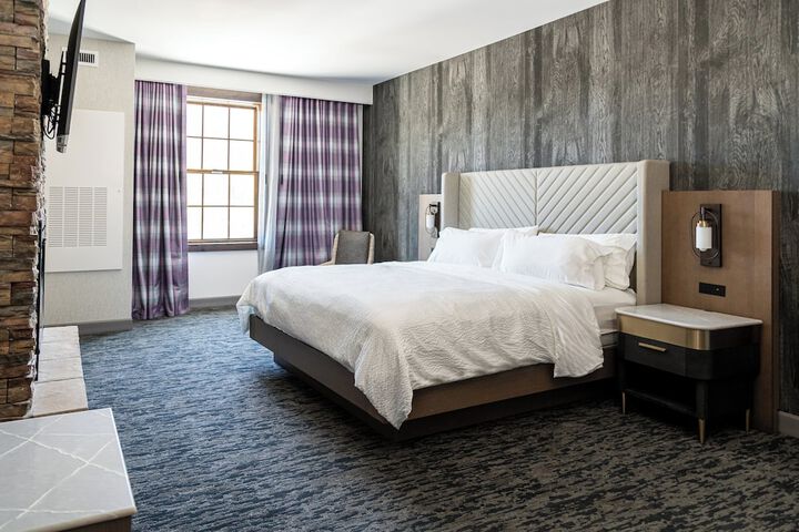 Room 42 of 85