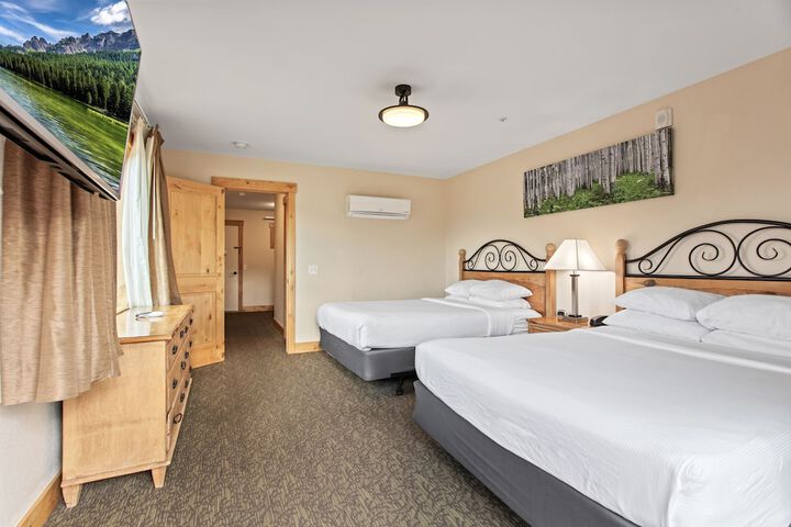 Hotel Interior 48 of 137