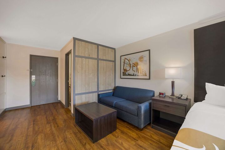 Room 13 of 36