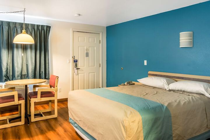 Motel 6 Albany OR