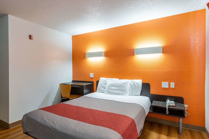Room 15 of 31