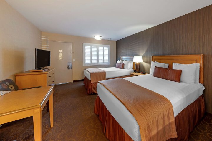 Room 18 of 34
