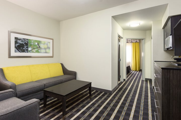 Room 14 of 38