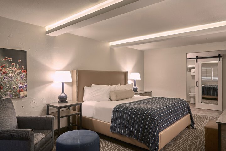Fredericksburg Inn & Suites