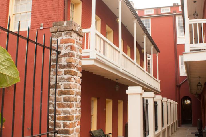 Hotel Exterior 79 of 82