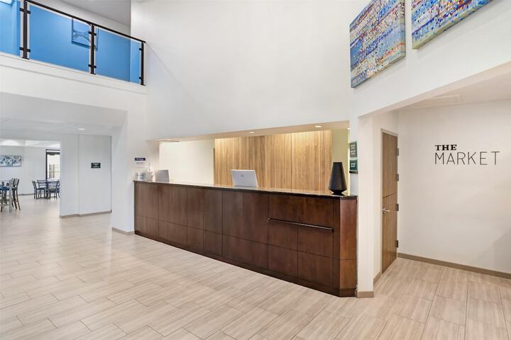 Best Western Plus Executive Hotel & Suites