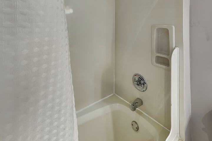 Room 280 of 394