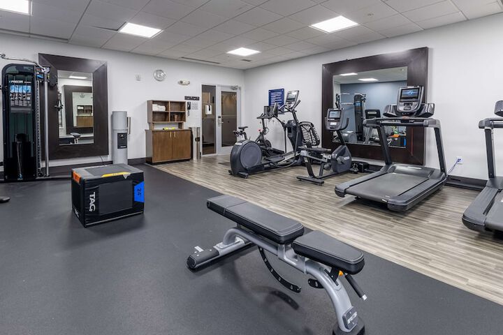 Hampton Inn & Suites Greensboro / Coliseum Area
