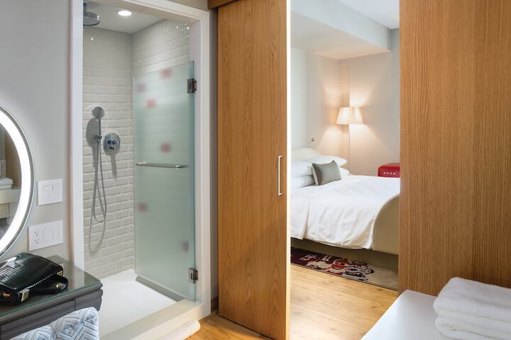 Room 13 of 64