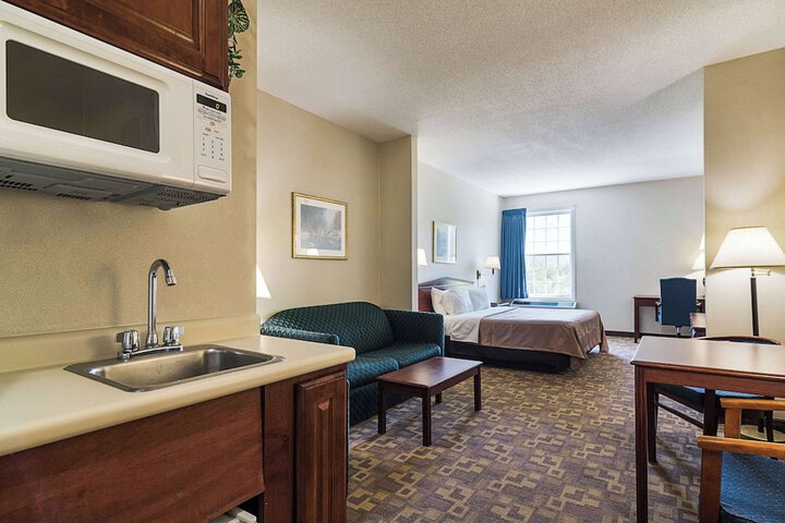 Room 42 of 75