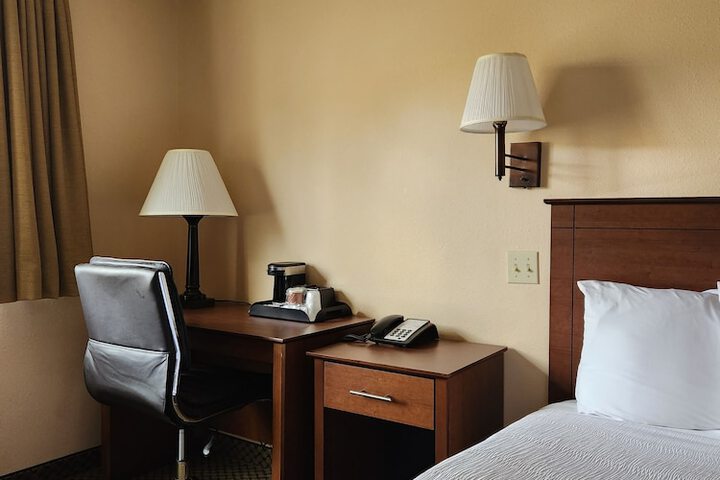 Luxury Inn & Suites