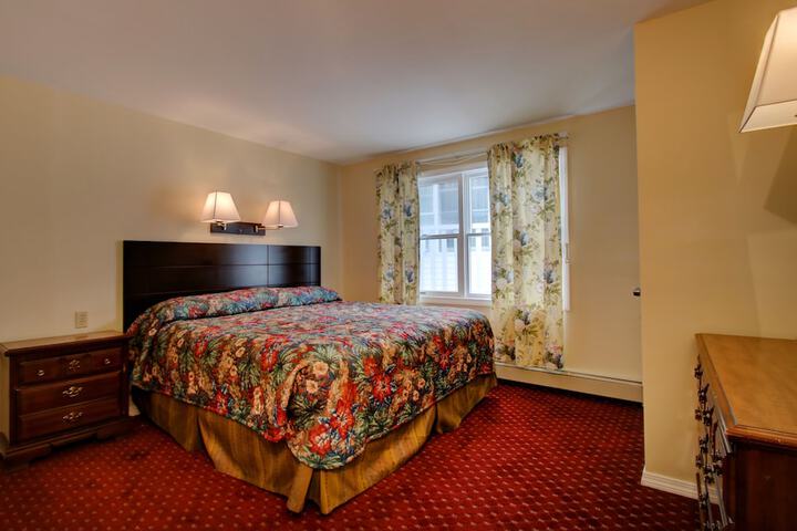 Room 70 of 93