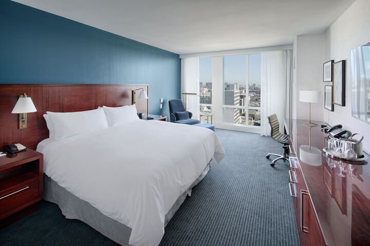 Room 33 of 118