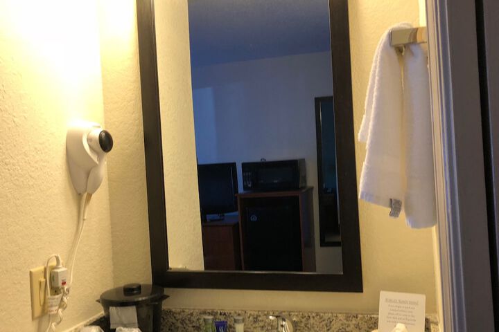 Room 22 of 39