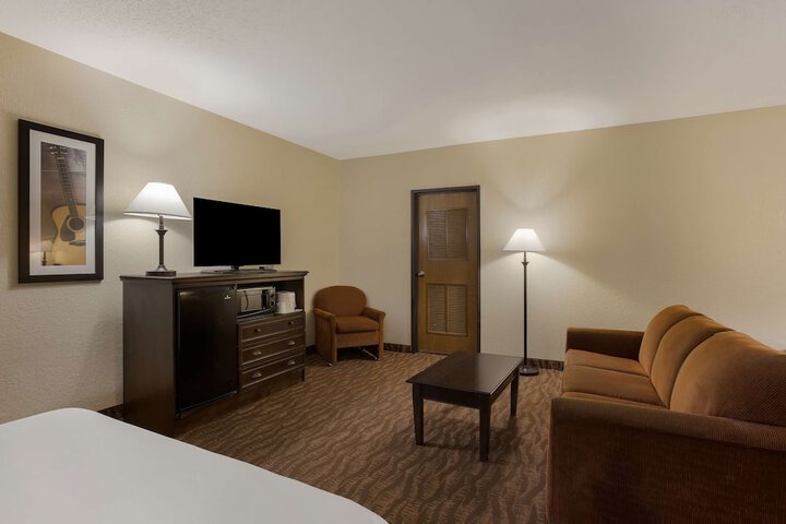 Room 22 of 40