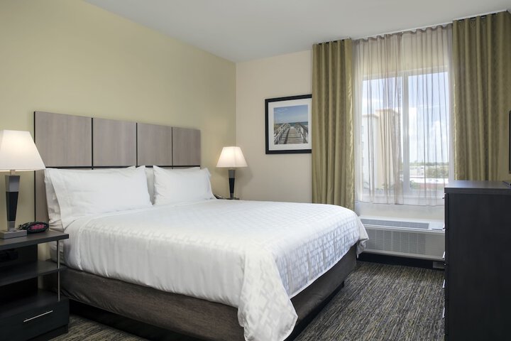 Room 27 of 36