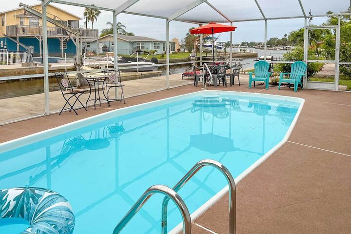 Renovated Port Richey Oasis w / Lanai + Grill!