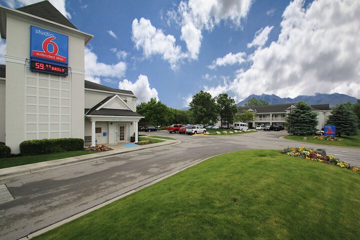 Studio 6 – Murray UT