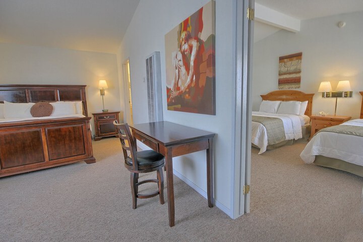 Room 27 of 62