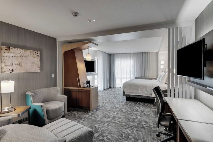 Room 13 of 27