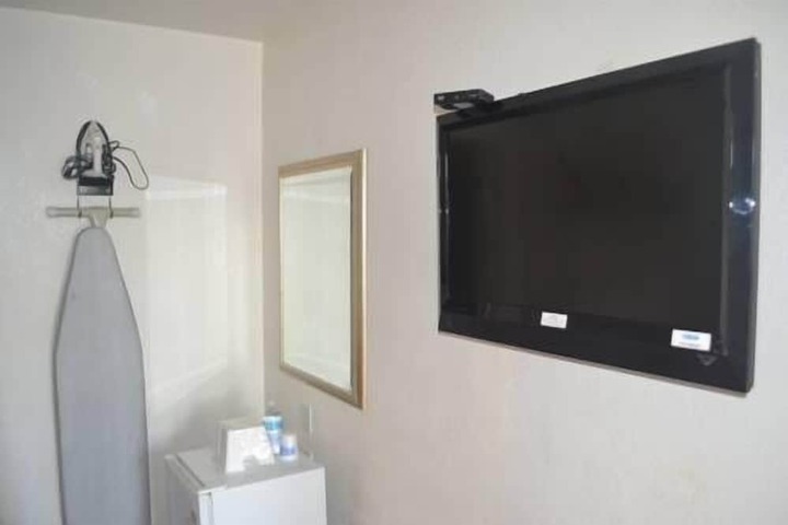 Room 11 of 20