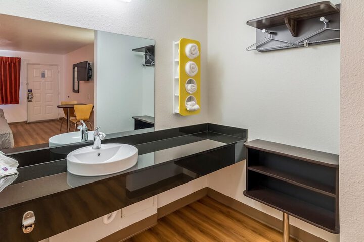 Room 20 of 29