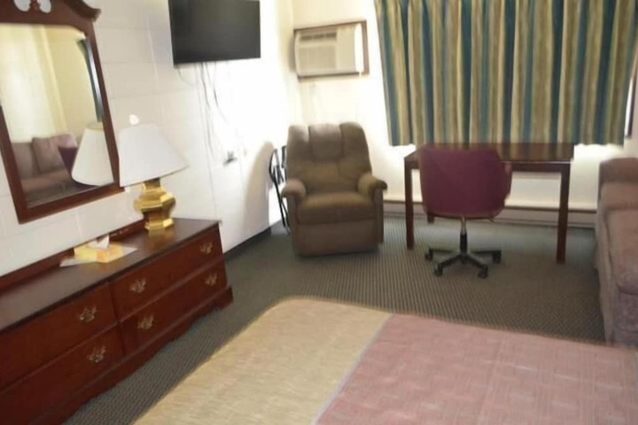 Room 6 of 37
