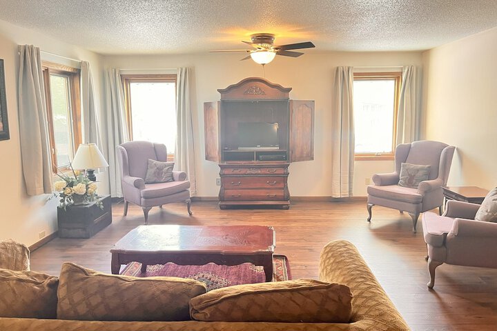 Horseshoe Bay Lodge