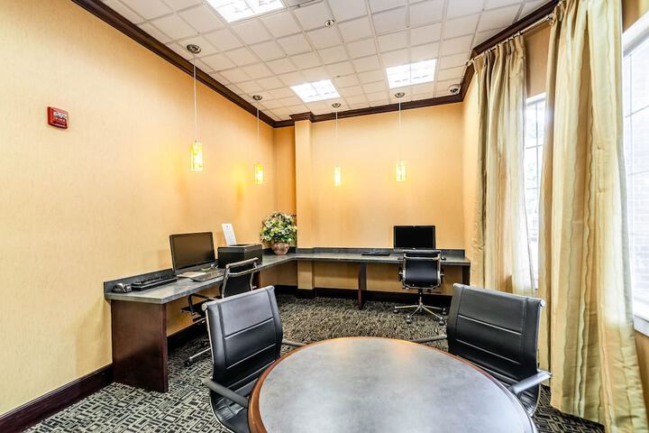 Business Center 47 of 48