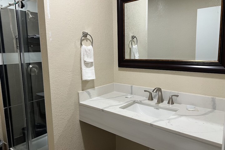 Room 10 of 22