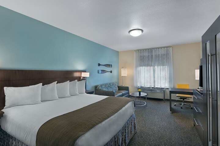 Room 11 of 28