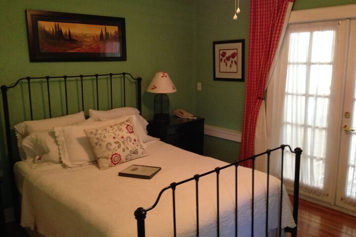 Room 51 of 80