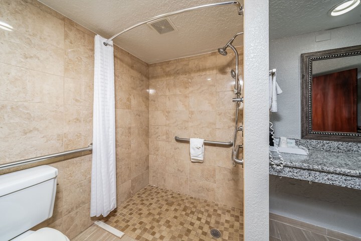 Room 16 of 26