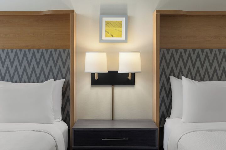 Holiday Inn Hotel & Suites Oakville at Bronte by IHG