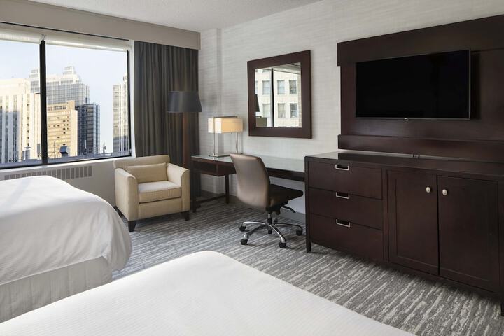 Room 25 of 61