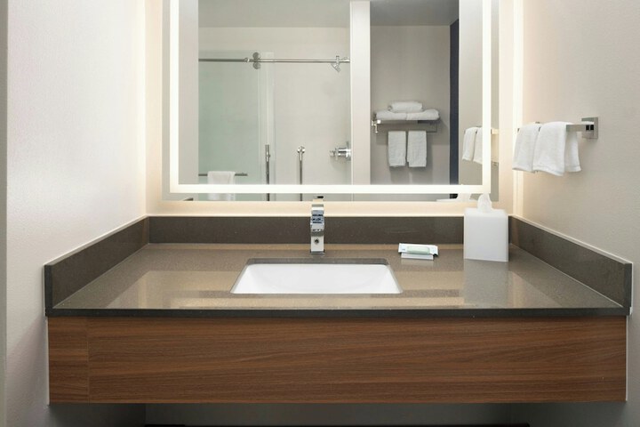 Fairfield Inn & Suites Newark Liberty International Airport