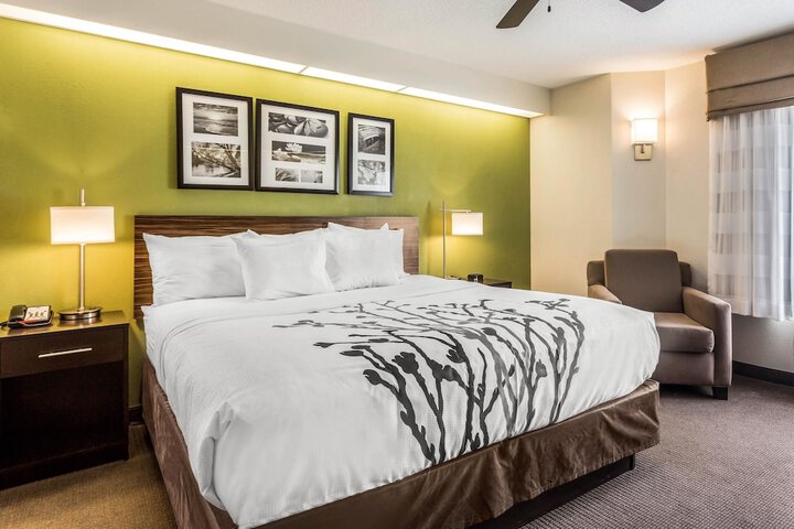 Room 20 of 39