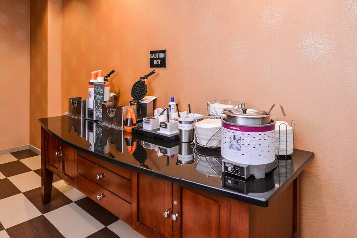 Breakfast/Coffee Service 62 of 78
