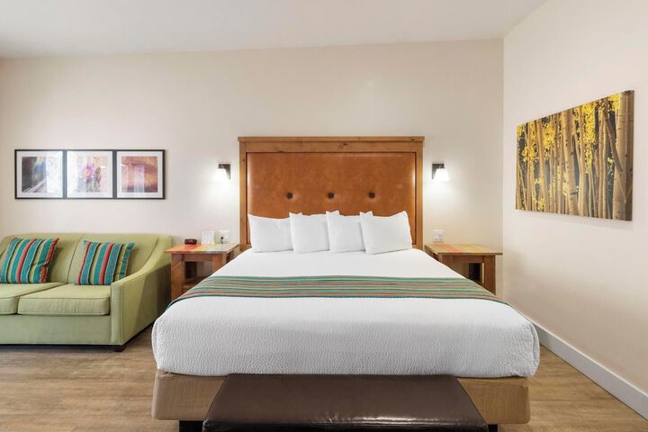 Bluff Dwellings Resort