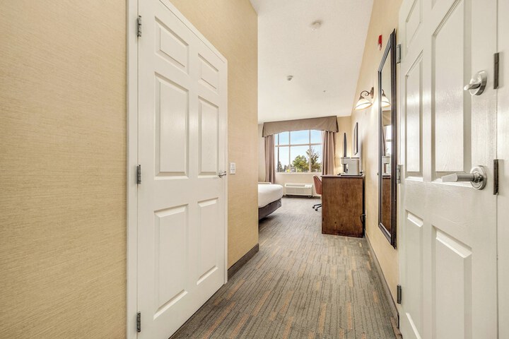 Room 50 of 200