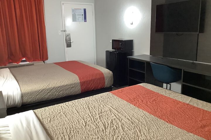 Room 33 of 44