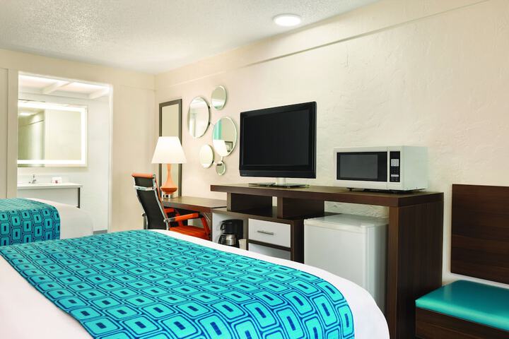 Room 15 of 18