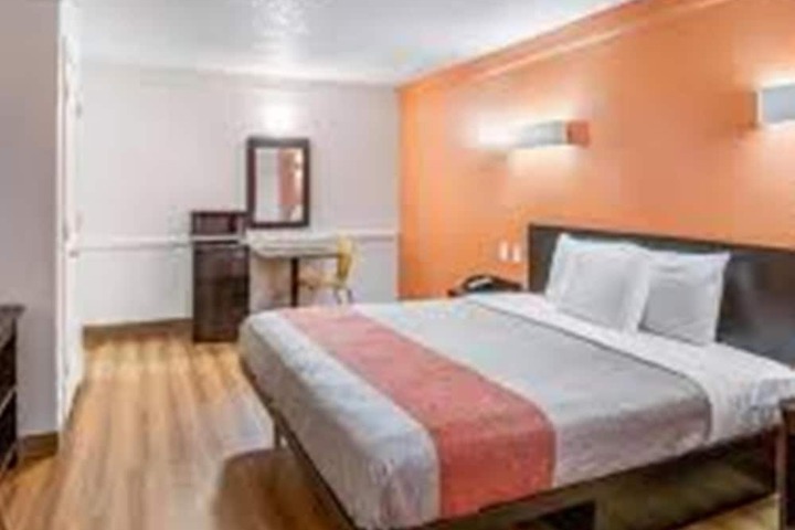 Room 27 of 30