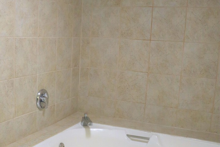 Room 9 of 27