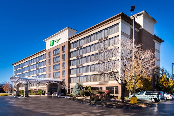 Holiday Inn Hotel & Suites Warren by IHG