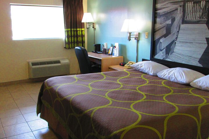 Room 28 of 30