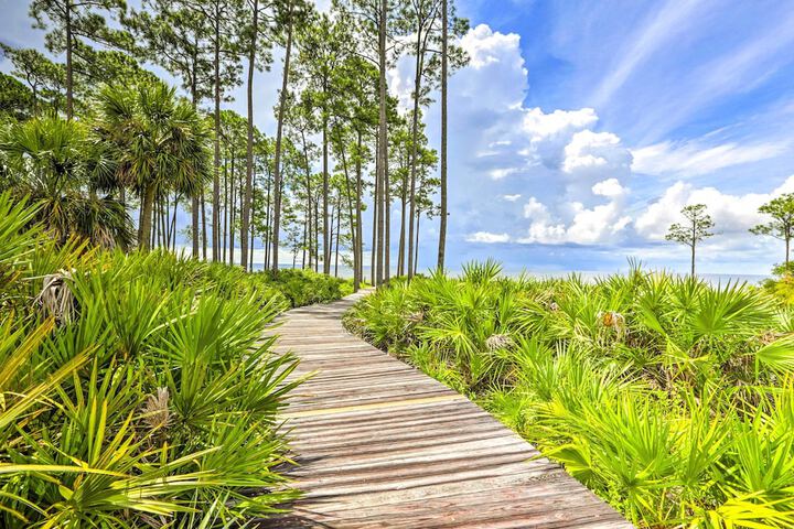 Beach & Pool Access: Peaceful St. Teresa House
