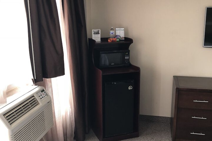 Room 33 of 54