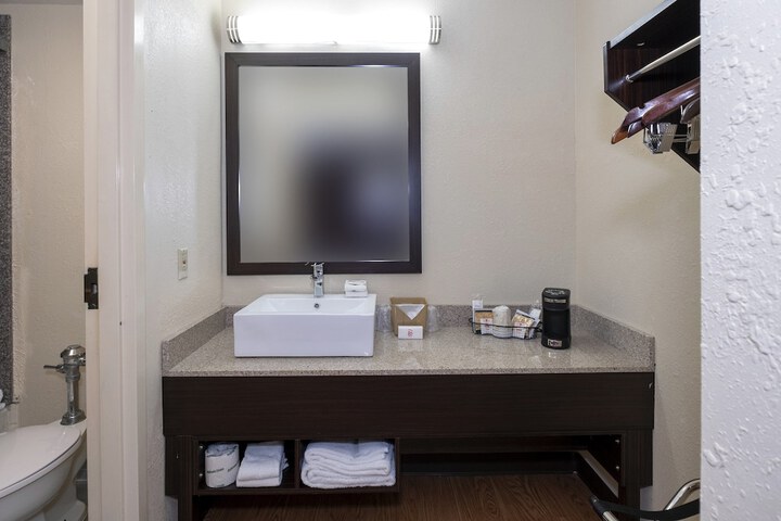 Room 15 of 21